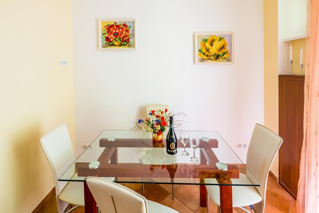 Apartment On Arkhipenka With Panorama View Lviv Exterior foto